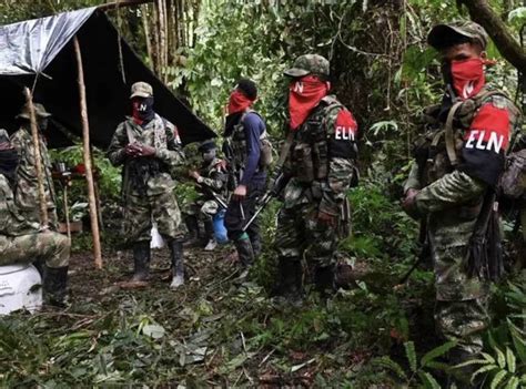 Nueve muertos dejan enfrentamientos entre el ELN y disidencias de las FARC en Colombia, dice gobernador de Arauca